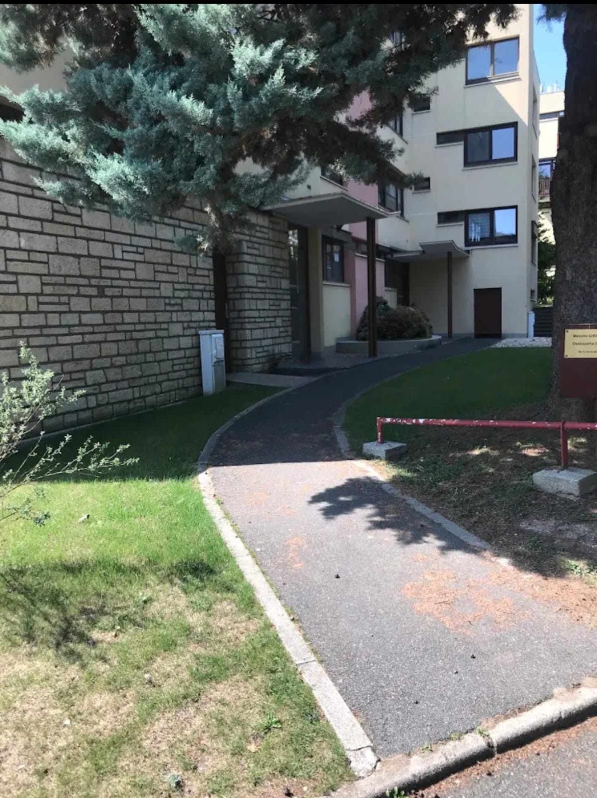 Cabinet Elynora Palaiseau – entrée 20 rue Tronchet